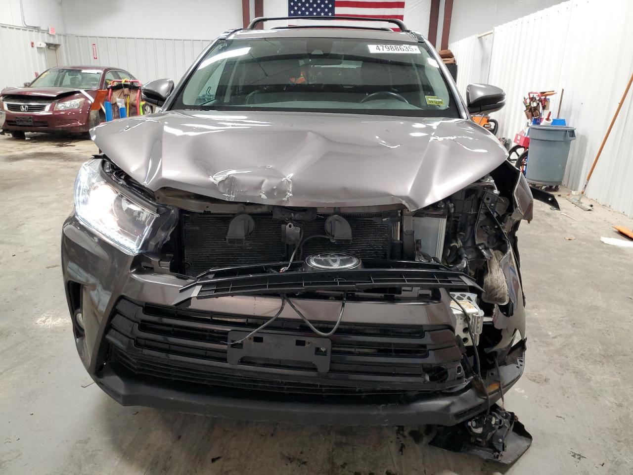 2017 Toyota Highlander VIN 5TDJZRFH7HS463340 Copart auction photo, front end damage thumbnail 5