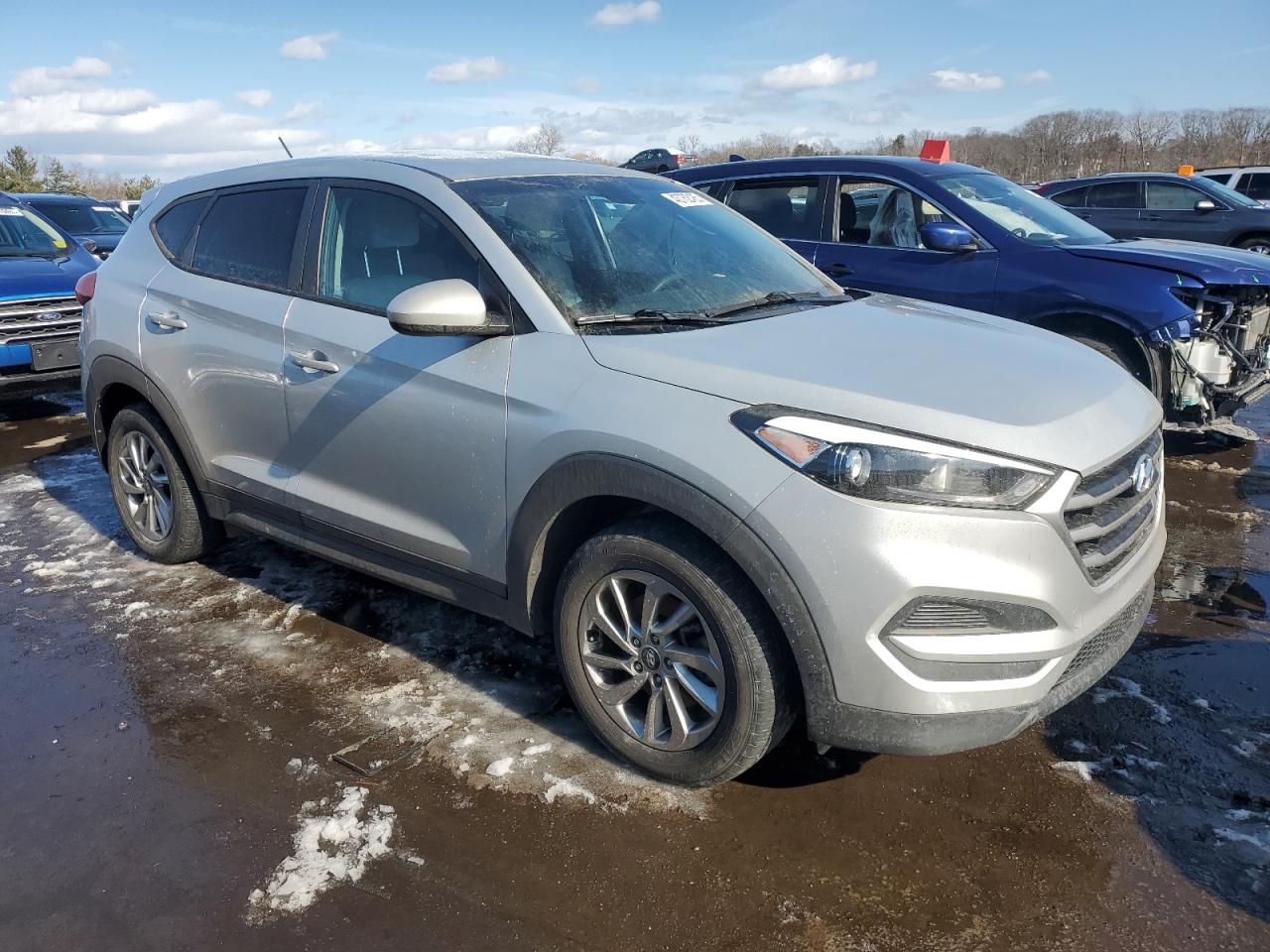 2018 Hyundai Tucson VIN KM8J2CA43JU666874 Copart auction photo, vandalism damage thumbnail 4