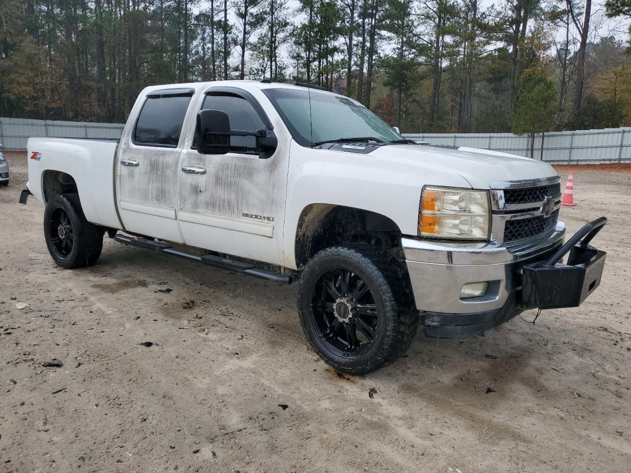 2011 Chevrolet Silverado VIN 1GC1KYE82BF119938 Copart auction photo, rear end / vandalism damage thumbnail 4