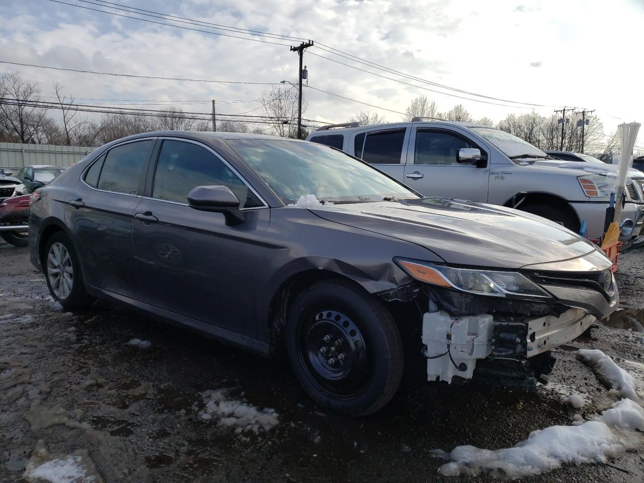 2018 Toyota Camry VIN 4T1B11HK1JU569429 Copart auction photo, front end / minor dent/scratches damage thumbnail 4