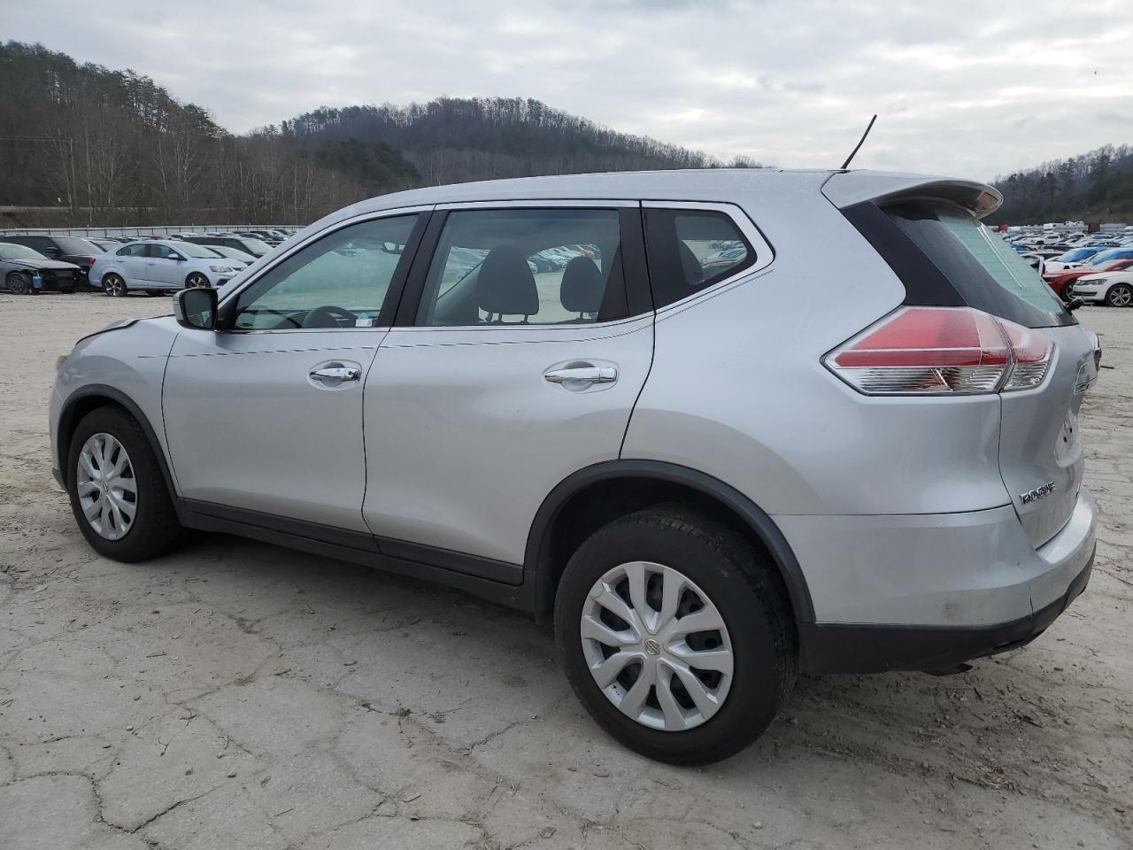 2015 Nissan Rogue VIN KNMAT2MT6FP585260 Copart auction photo, front end / side damage thumbnail 2