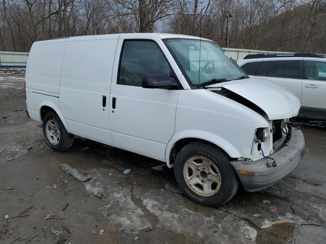 2005 GMC Safari VIN 1GTDM19X15B509277 Copart auction photo, front end damage thumbnail 4