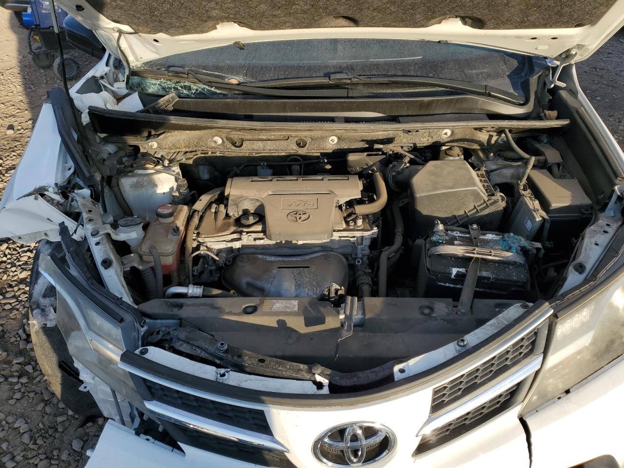 2015 Toyota RAV 4 VIN JTMZFREV5FJ048157 Copart auction photo, front end damage thumbnail 11