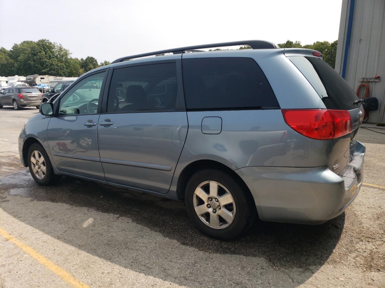 2010 Toyota Sienna VIN 5TDKK4CC3AS302171 Copart auction photo, rear end / front end damage thumbnail 2