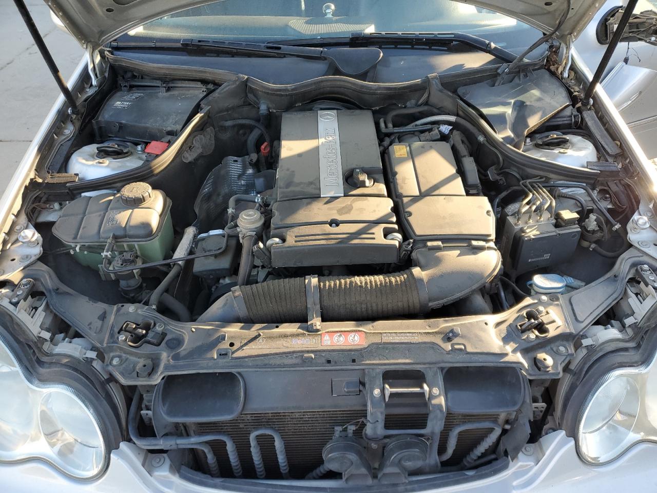 2005 Mercedes-Benz C-klasse VIN WDBRF40J25F719016 Copart auction photo, rear end damage thumbnail 11