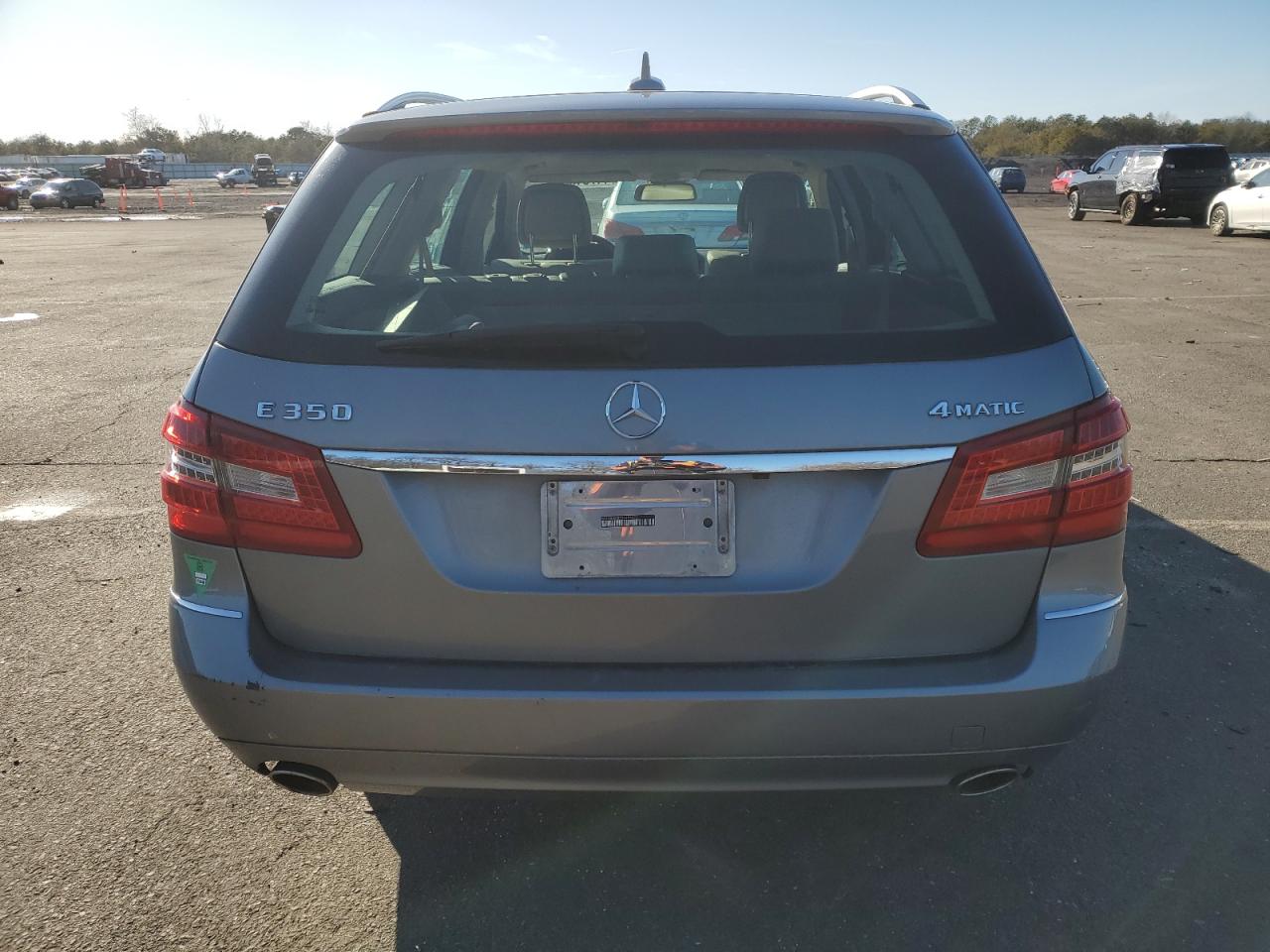 2011 Mercedes-Benz E-klasse VIN WDDHH8HB7BA496675 Copart auction photo, water/flood / minor dent/scratches damage thumbnail 6