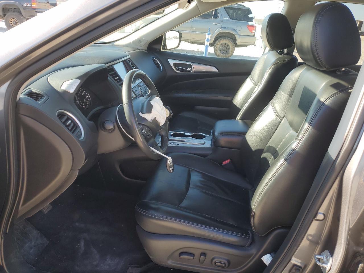2017 Nissan Pathfinder VIN 5N1DR2MN2HC601439 Copart auction photo, front end / minor dent/scratches damage thumbnail 7