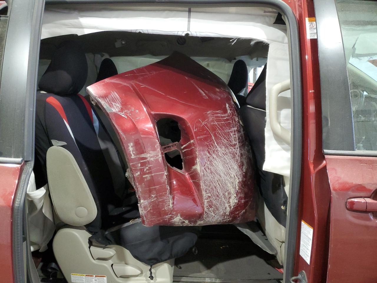 2015 Toyota Sienna VIN 5TDKK3DCXFS582462 Copart auction photo, front end / minor dent/scratches damage thumbnail 11