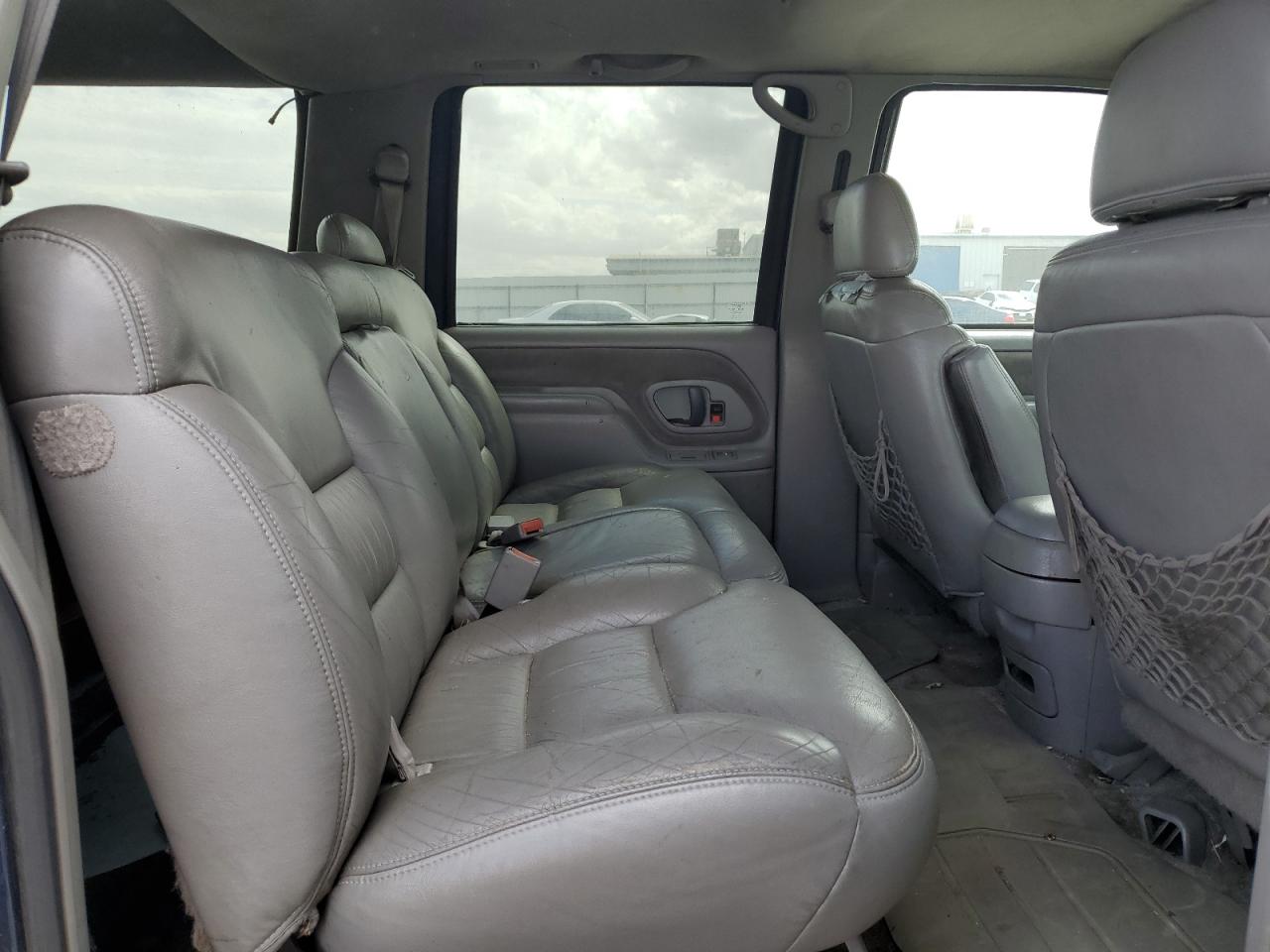 1997 Chevrolet Silverado VIN 1GNFK16R9VJ309720 Copart auction photo, minor dent/scratches damage thumbnail 11