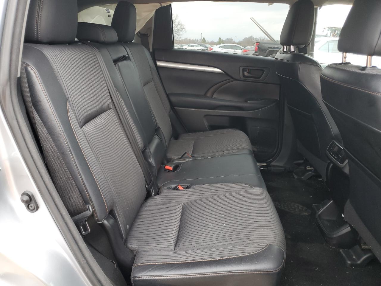 2014 Toyota Highlander VIN 5TDZKRFH4ES025846 Copart auction photo, rollover damage thumbnail 11
