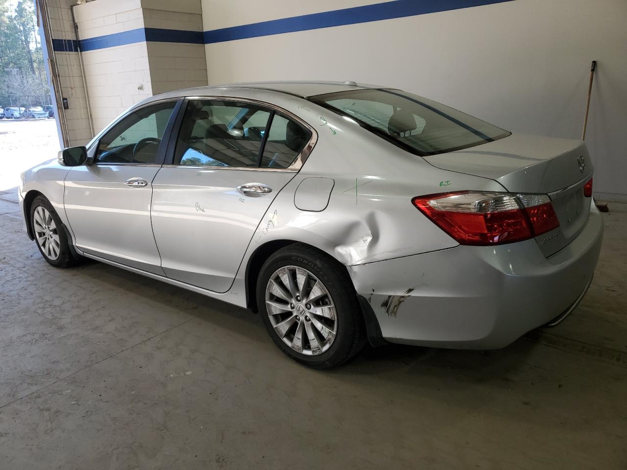 2013 Honda Accord VIN 1HGCR2F8XDA159217 Copart auction photo, rear end damage thumbnail 2