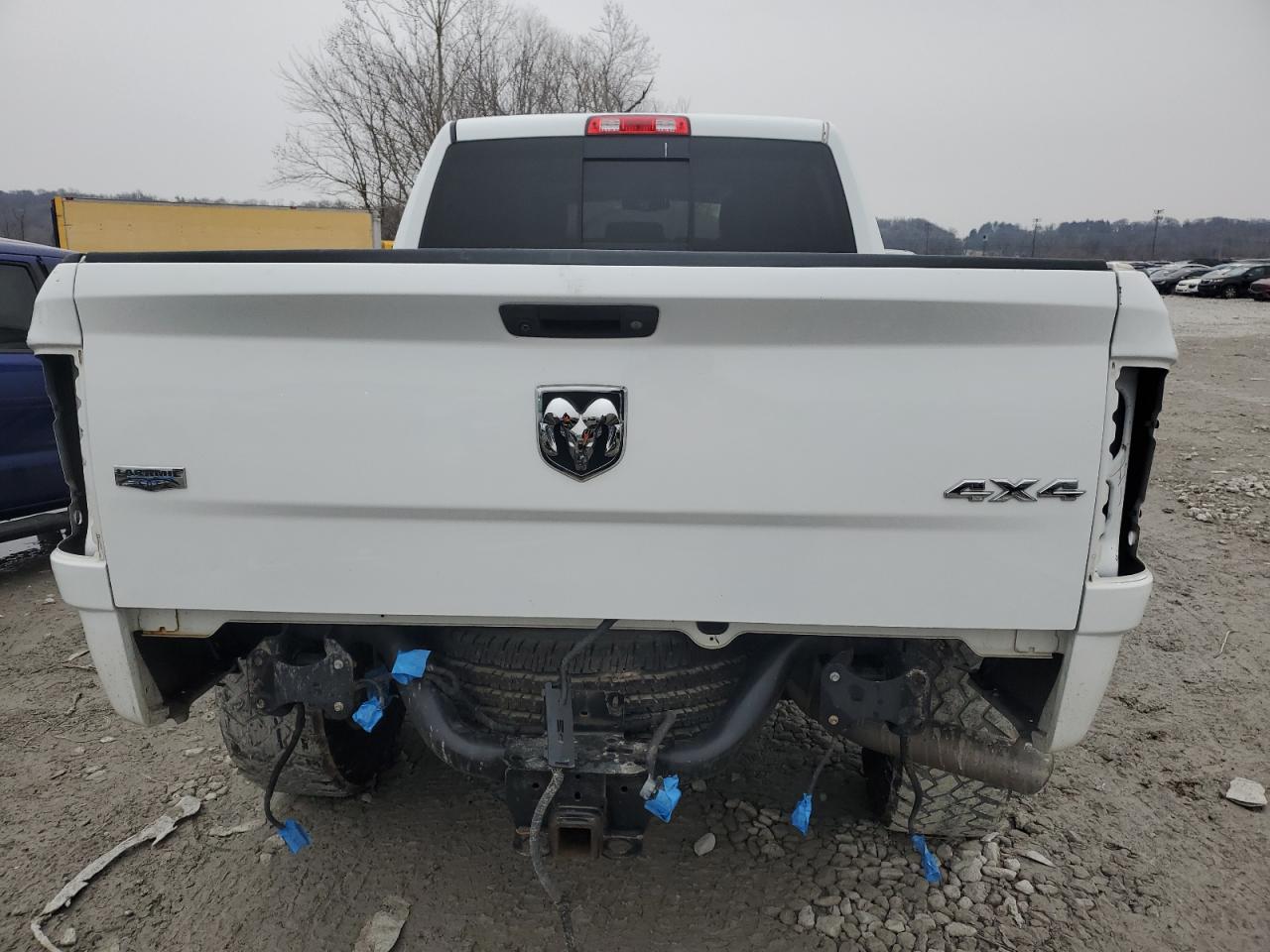 2016 RAM 2500 VIN 3C6UR5FL2GG391350 Copart auction photo, front end damage thumbnail 6