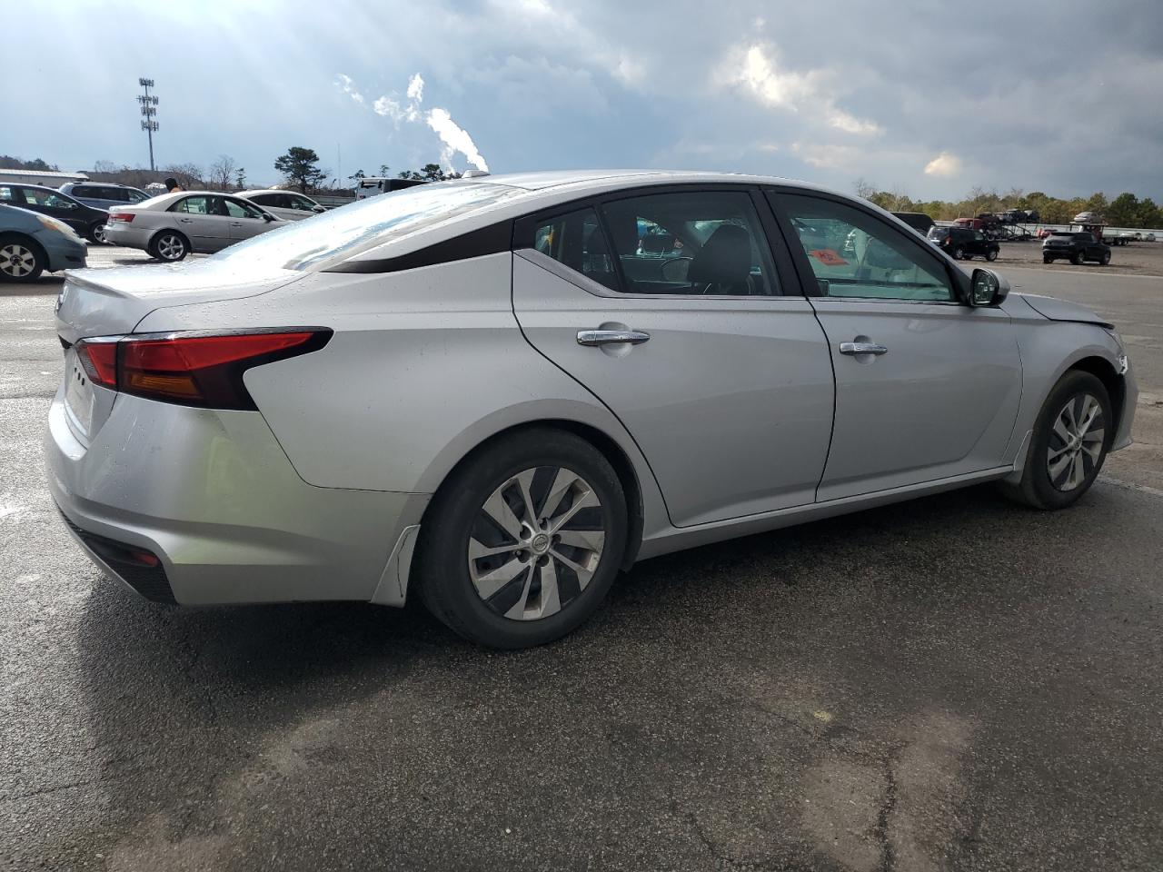 2020 Nissan Altima VIN 1N4BL4BV2LC187282 Copart auction photo, side / front end damage thumbnail 3