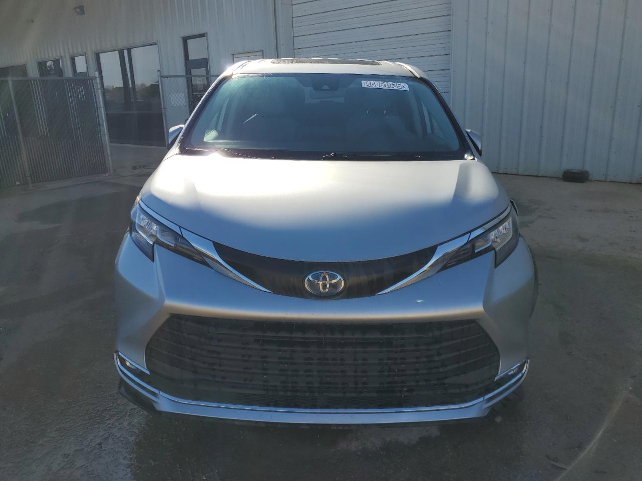 2022 Toyota Sienna VIN 5TDYSKFC6NS072075 Copart auction photo, front end / side damage thumbnail 5