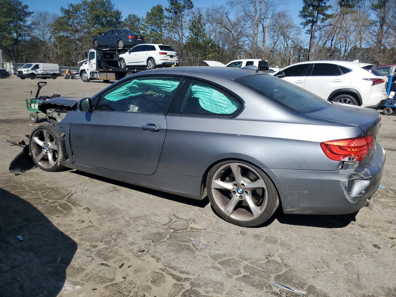 2011 BMW 3er VIN WBAKG7C56BE264475 Copart auction photo, front end / rear end damage thumbnail 2