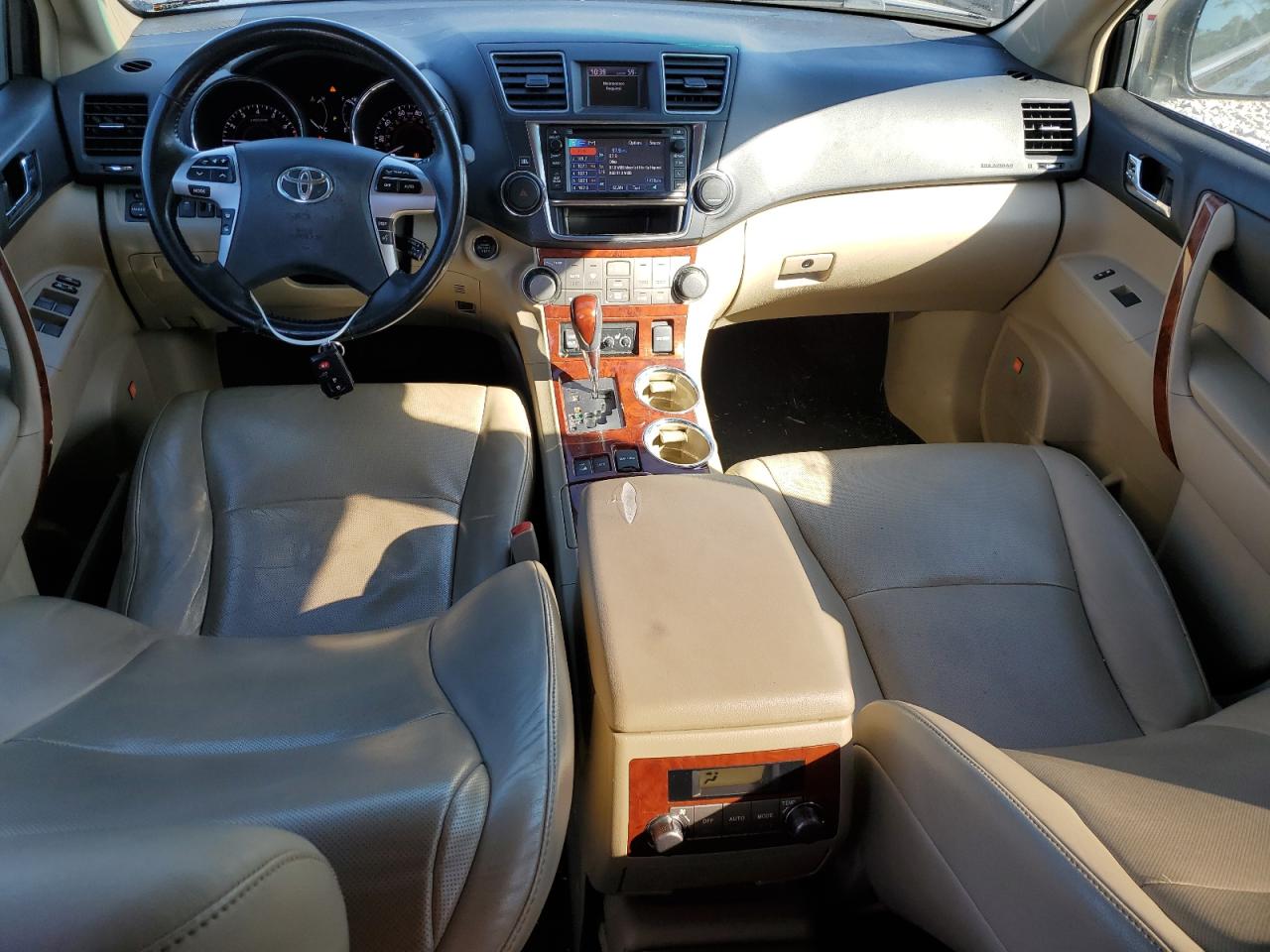 2013 Toyota Highlander VIN 5TDDK3EH9DS240646 Copart auction photo, front end damage thumbnail 8