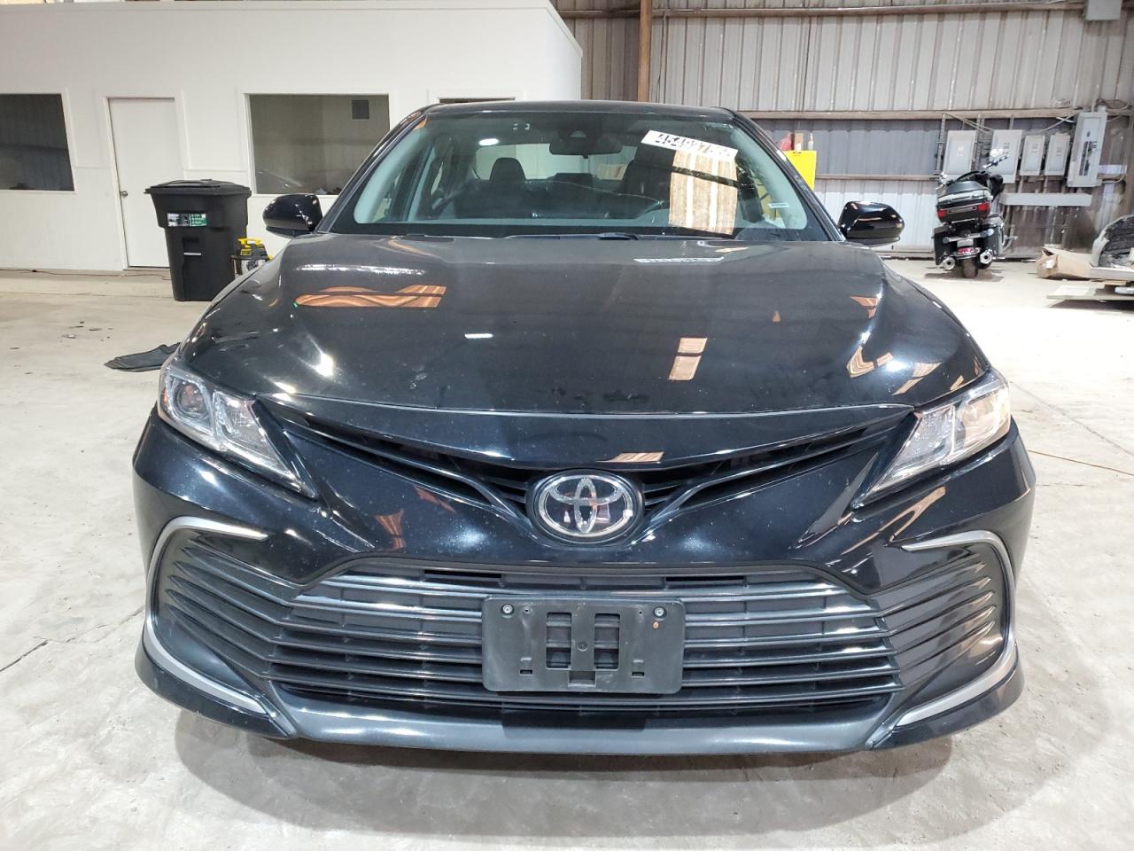 2022 Toyota Camry VIN 4T1C11AK7NU710346 Copart auction photo, rear end damage thumbnail 5