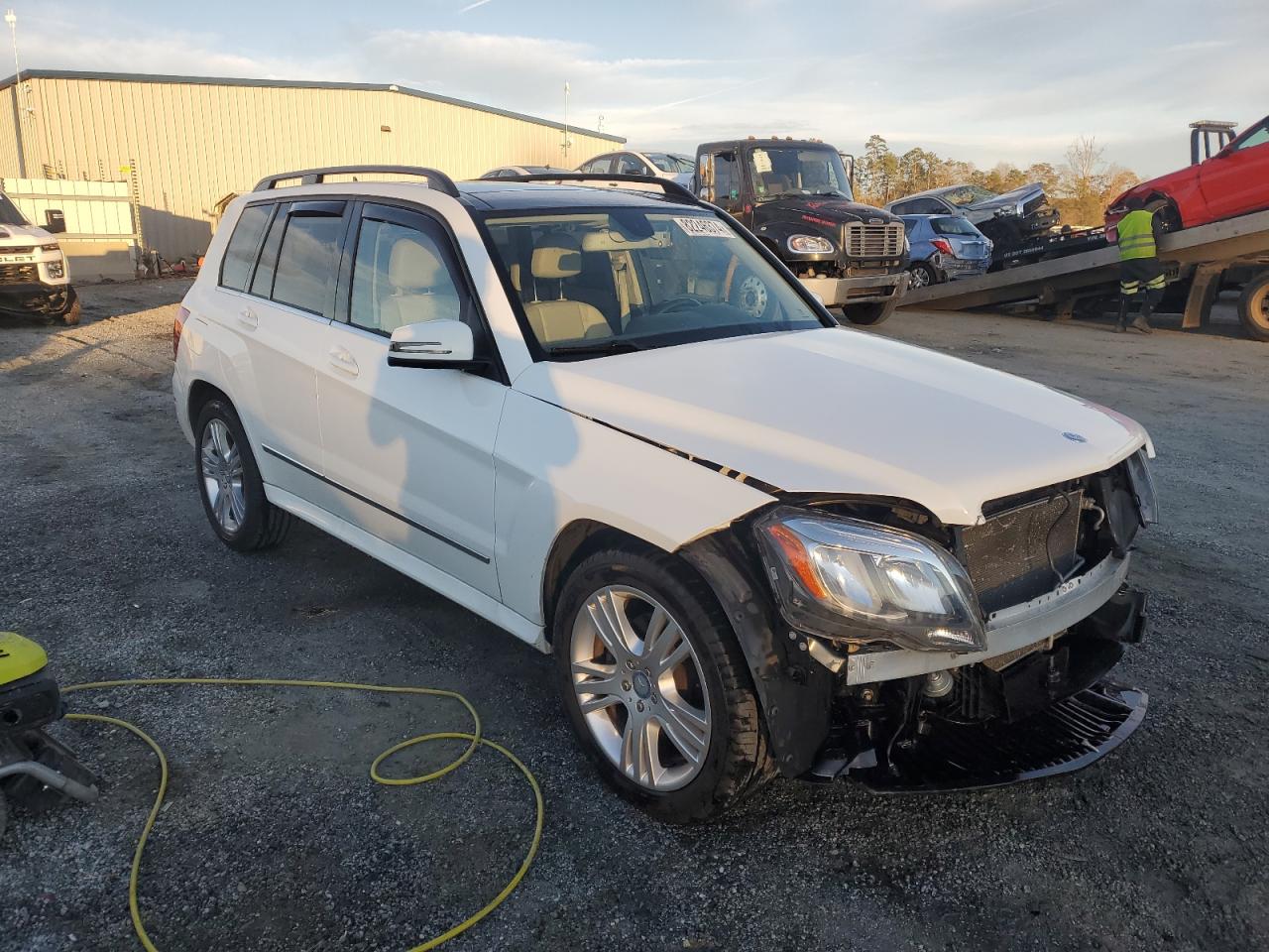 2015 Mercedes-Benz GLK-klasse VIN WDCGG8JB9FG347989 Copart auction photo, front end damage thumbnail 4