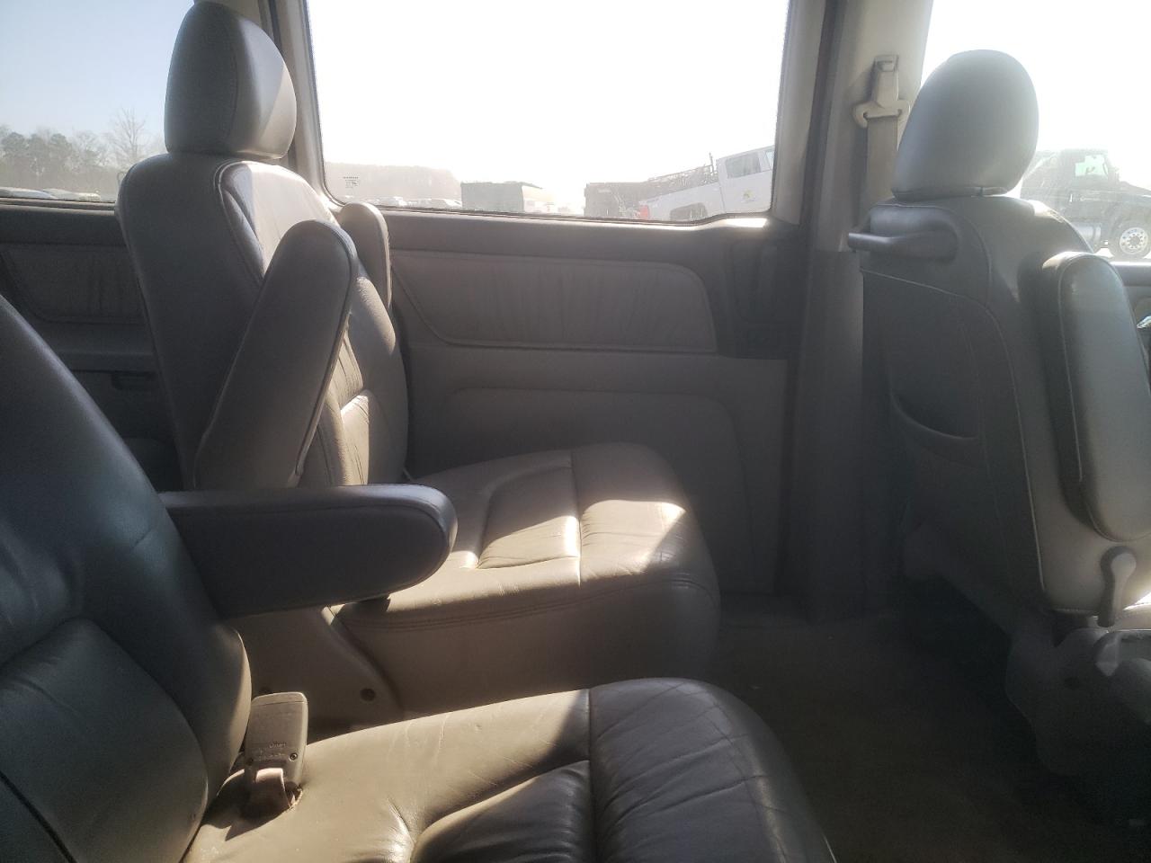 2003 Honda Odyssey VIN 5FNRL189X3B006613 Copart auction photo, side / minor dent/scratches damage thumbnail 11