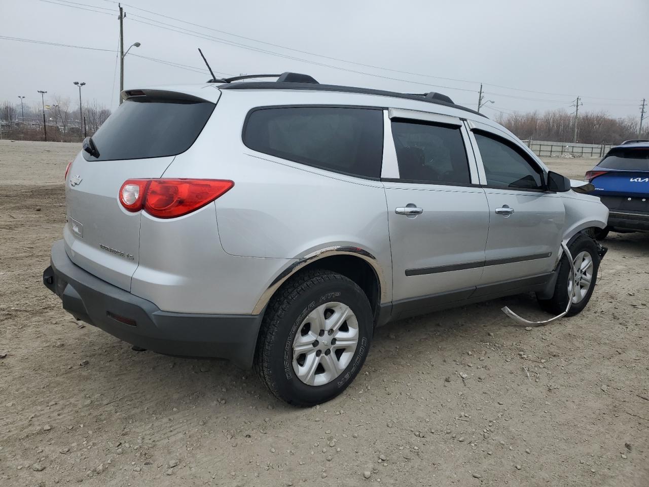 2009 Chevrolet Traverse VIN 1GNER13D59S107795 Copart auction photo, front end / mechanical damage thumbnail 3