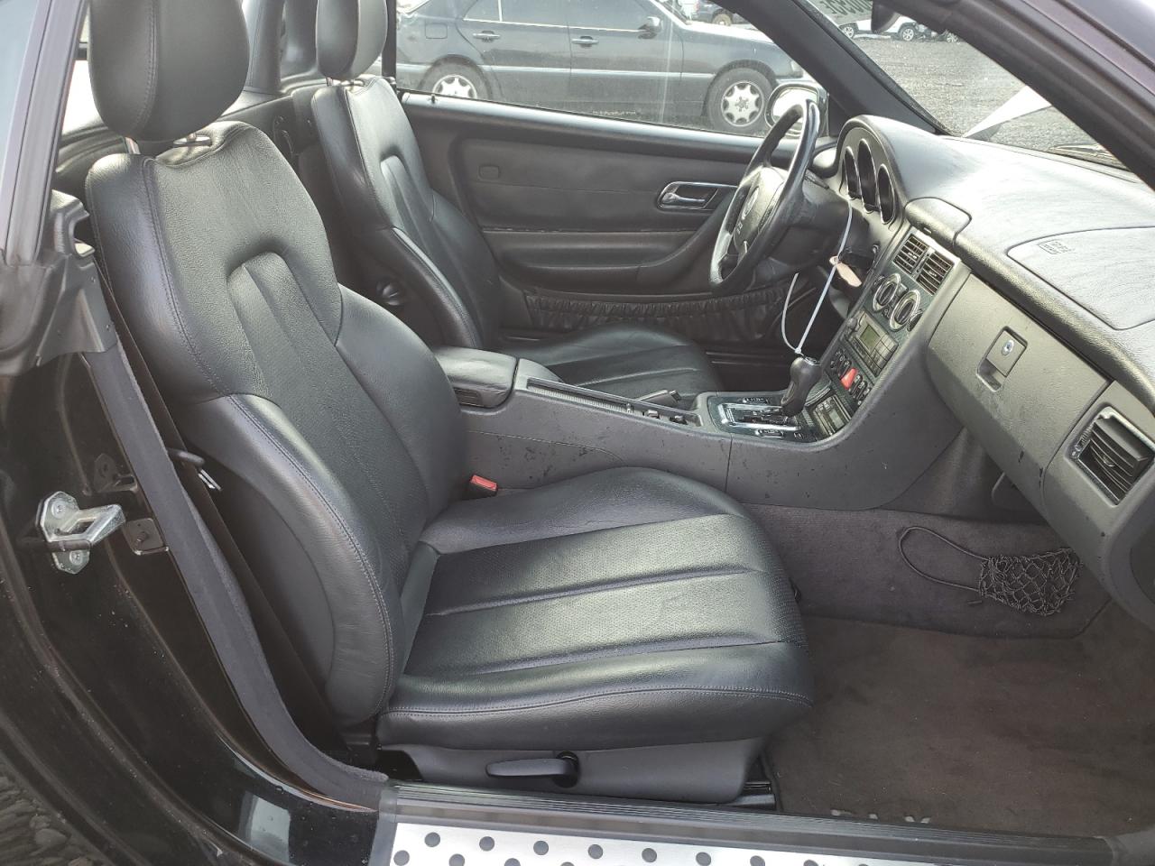 1999 Mercedes-Benz SLK-klasse VIN WDBKK47F7XF142078 Copart auction photo, all over damage thumbnail 11