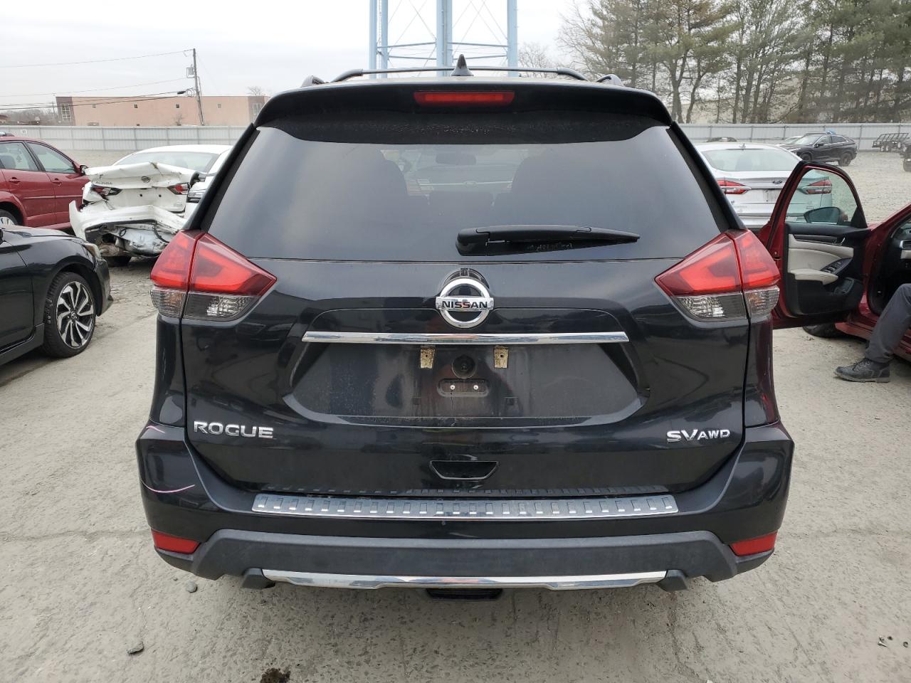 2017 Nissan Rogue VIN 5N1AT2MVXHC808570 Copart auction photo, front end / side damage thumbnail 6