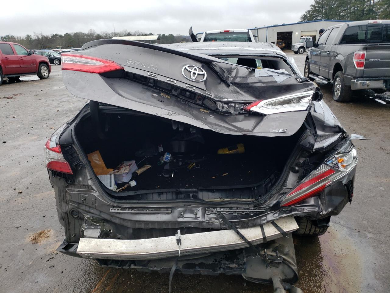 2018 Toyota Camry VIN 4T1B11HK2JU605595 Copart auction photo, rear end / front end damage thumbnail 6