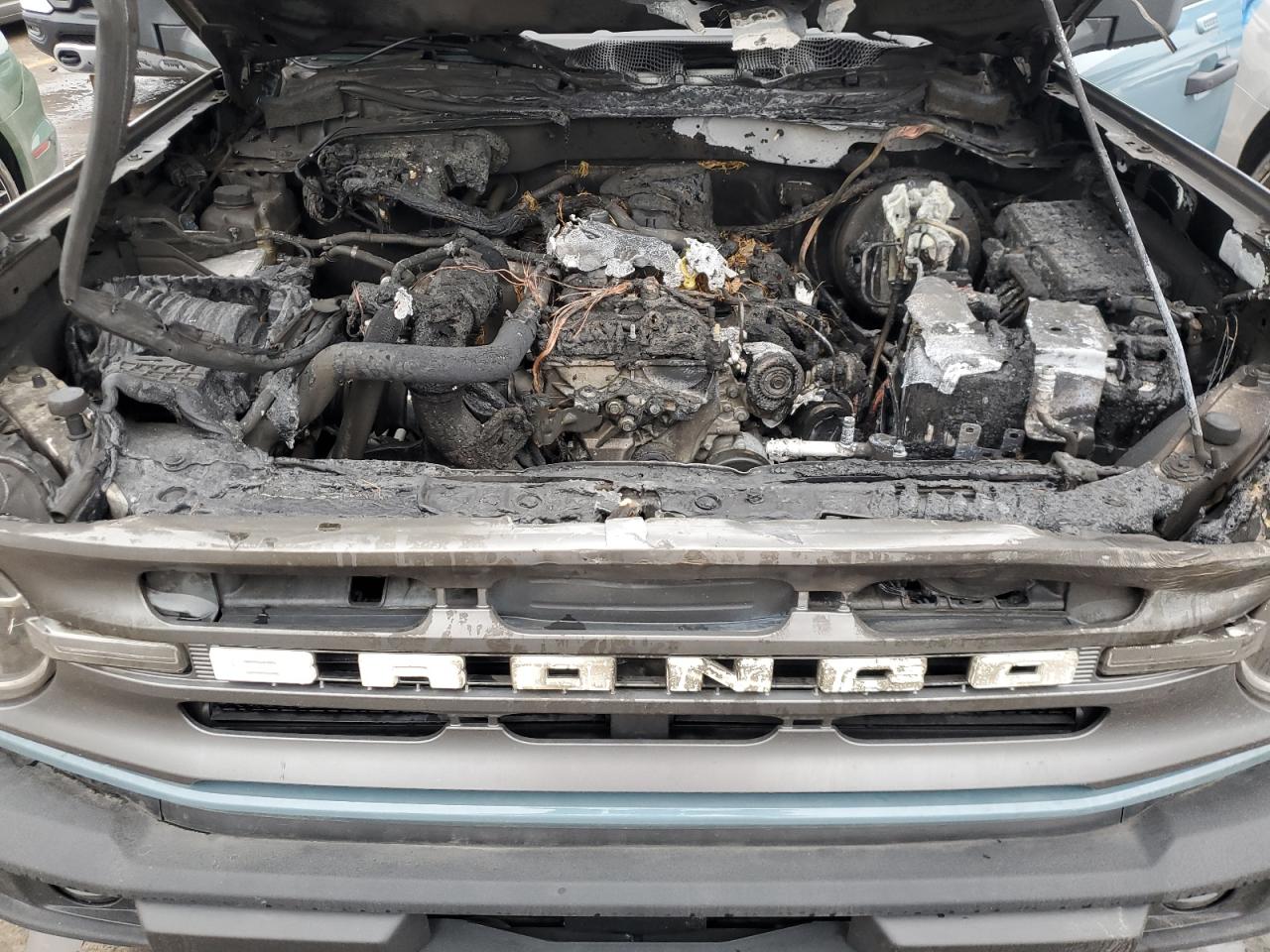 2022 Ford Bronco VIN 1FMDE5BH5NLB71122 Copart auction photo, burn - engine damage thumbnail 12