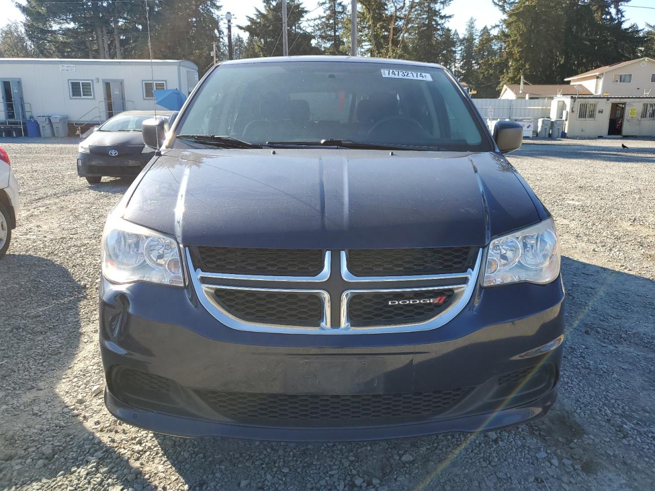 2014 Dodge Caravan VIN 2C4RDGBG1ER416845 Copart auction photo, all over damage thumbnail 5