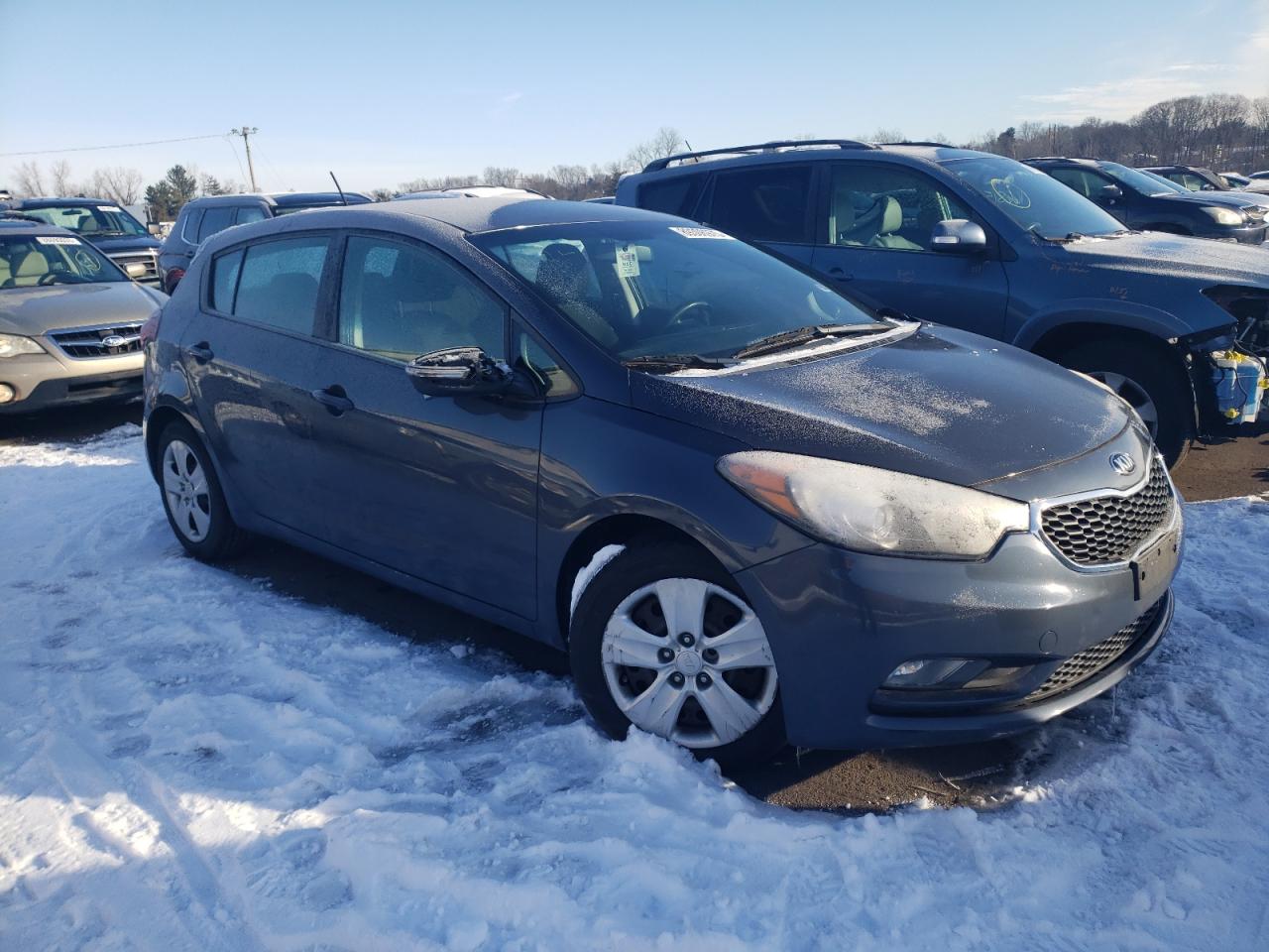 2016 KIA Forte VIN KNAFK5A81G5547102 Copart auction photo, vandalism / front end damage thumbnail 4