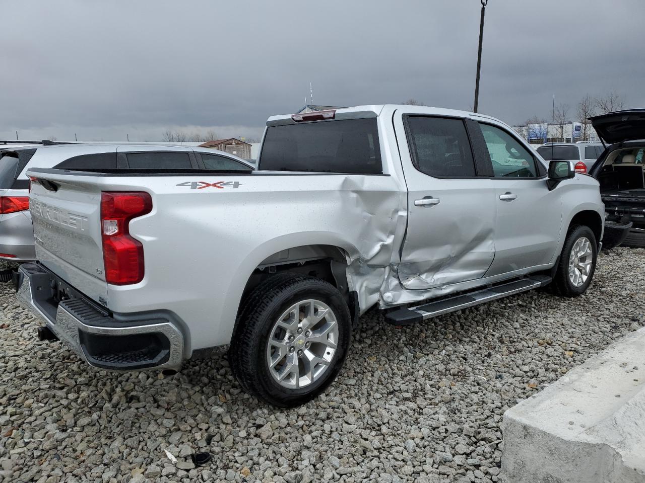 2021 Chevrolet Silverado VIN 1GCUYDED6MZ357570 Copart auction photo, side / rear end damage thumbnail 3