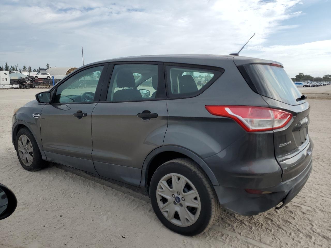 2015 Ford Escape VIN 1FMCU0F71FUA37125 Copart auction photo, minor dent/scratches damage thumbnail 2