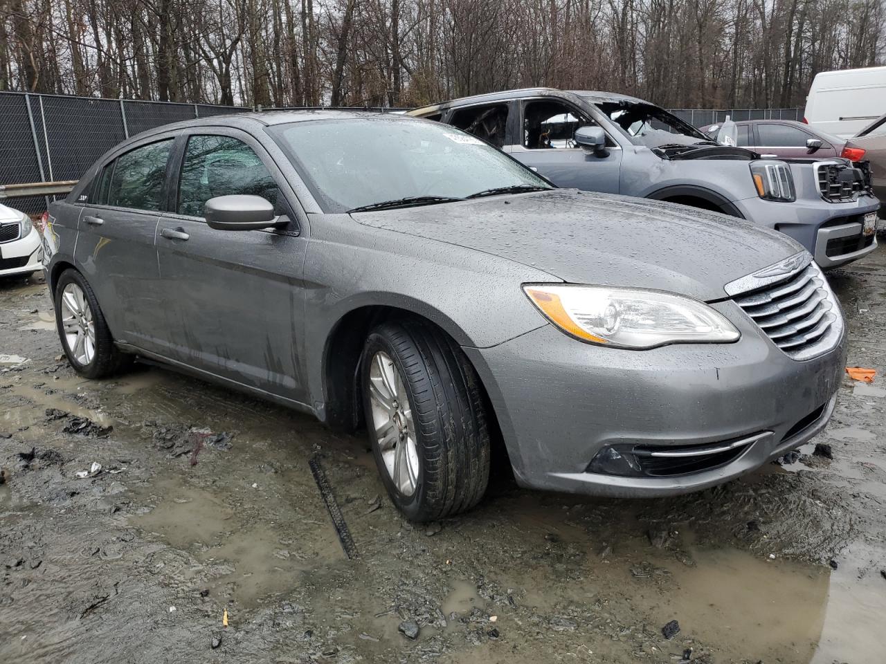 2011 Chrysler 200 VIN 1C3BC1FBXBN614725 Copart auction photo, rear end / undercarriage damage thumbnail 4