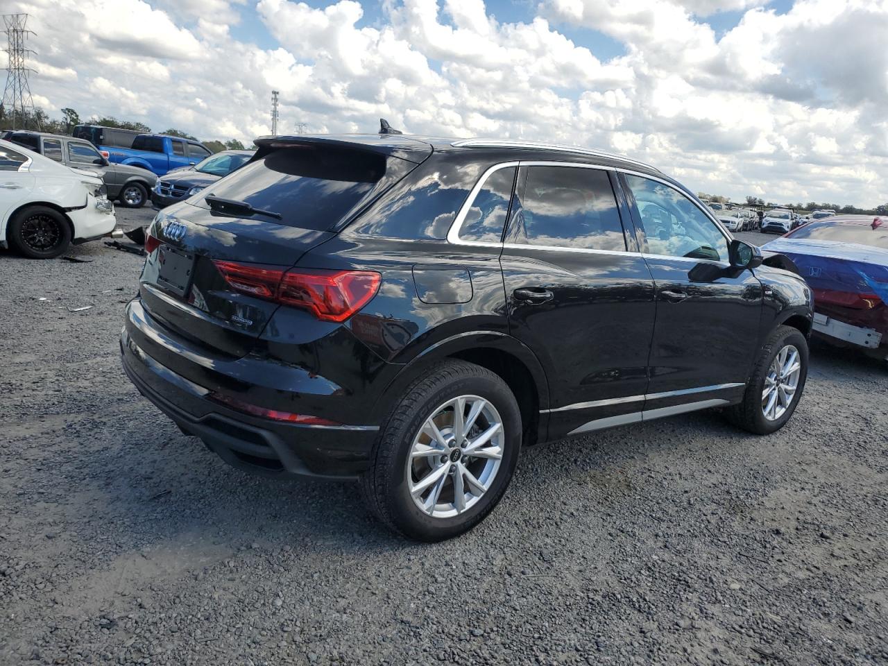 2024 Audi Q3 VIN WA1EECF33R1195037 Copart auction photo, front end damage thumbnail 3