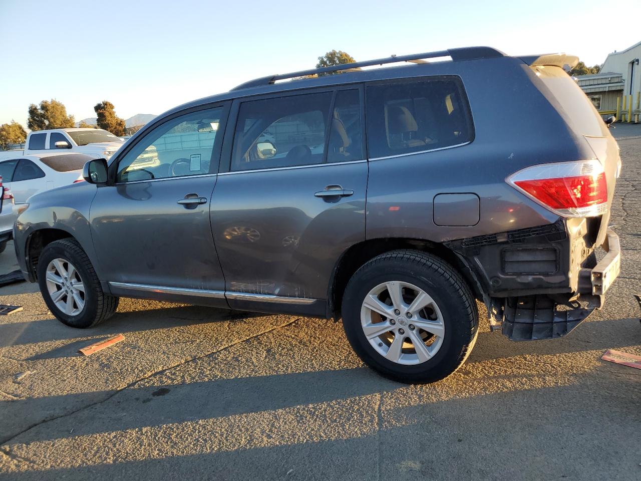2012 Toyota Highlander VIN 5TDZK3EH8CS083664 Copart auction photo, rear end / undercarriage damage thumbnail 2