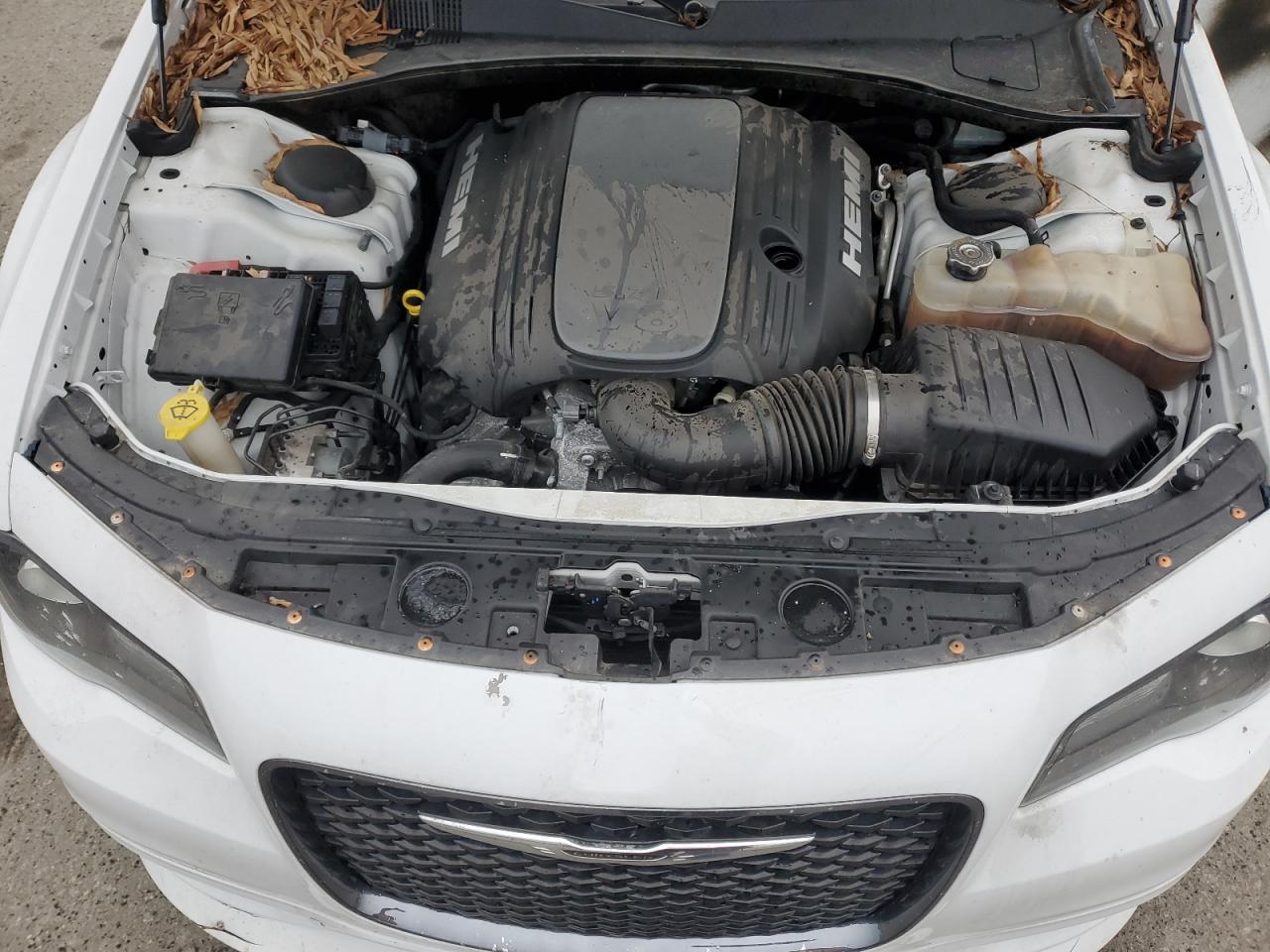 2020 Chrysler 300 VIN 2C3CCABT9LH164188 Copart auction photo, vandalism damage thumbnail 11