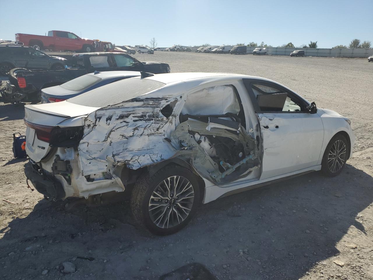 2023 KIA Forte VIN 3KPF54AD7PE606580 Copart auction photo, all over damage thumbnail 3