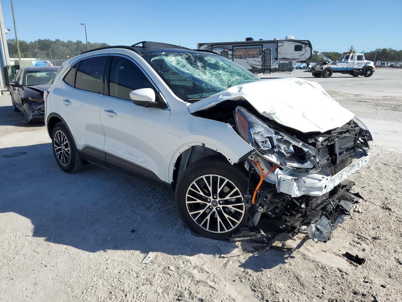 2022 Ford Escape VIN 1FMCU0LZ2NUB80380 Copart auction photo, front end damage thumbnail 4