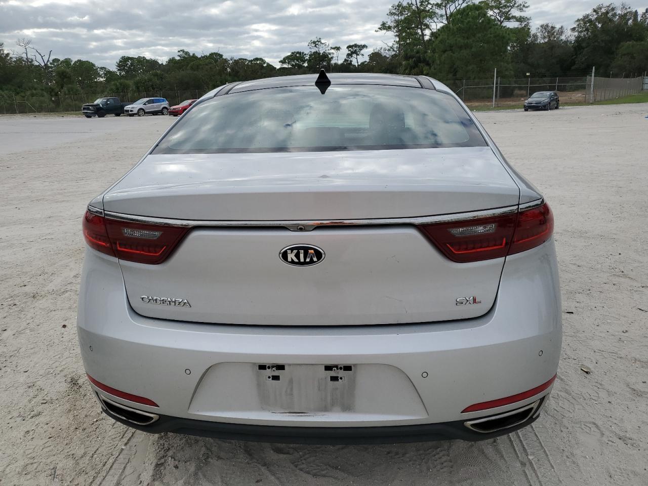 2017 KIA Cadenza VIN KNALC4J11H5066832 Copart auction photo, front end / minor dent/scratches damage thumbnail 6