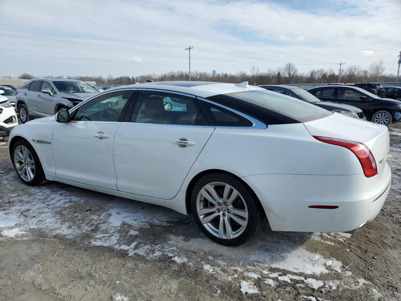 2015 Jaguar XJ VIN SAJWJ2GD5F8V77355 Copart auction photo, front end damage thumbnail 2