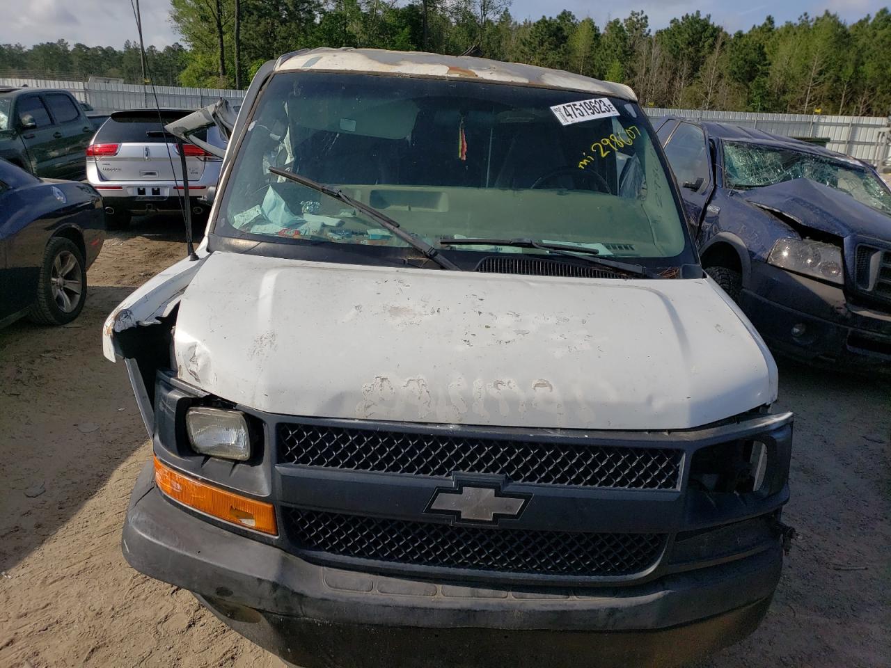 2004 Chevrolet Express VIN 1GCGG25V841137147 Copart auction photo, all over damage thumbnail 5