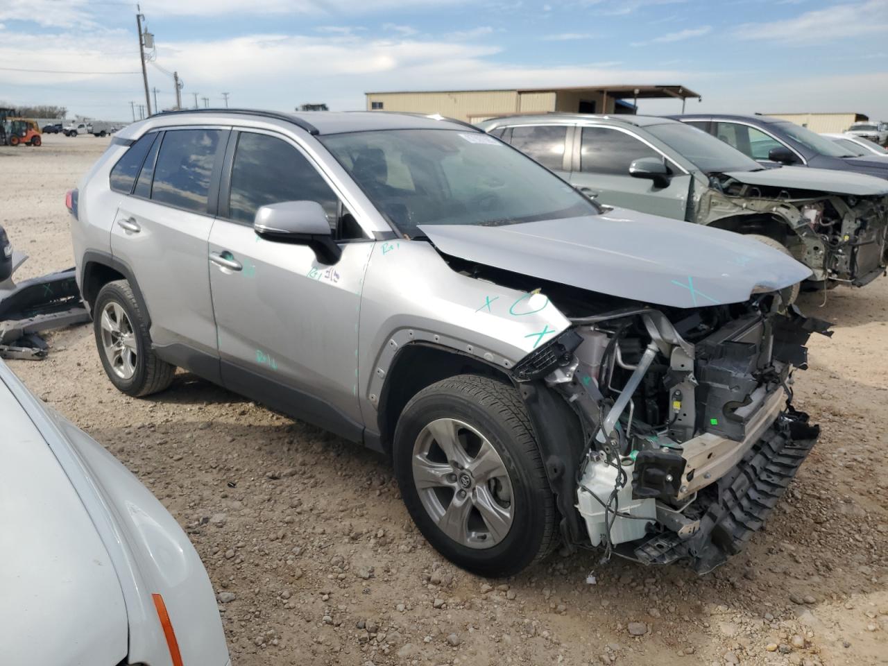 2020 Toyota RAV 4 VIN 2T3W1RFV7LW082775 Copart auction photo, front end damage thumbnail 4
