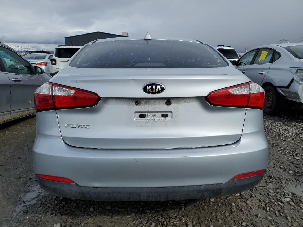 2015 KIA Forte VIN KNAFX4A6XF5335503 Copart auction photo, side damage thumbnail 6