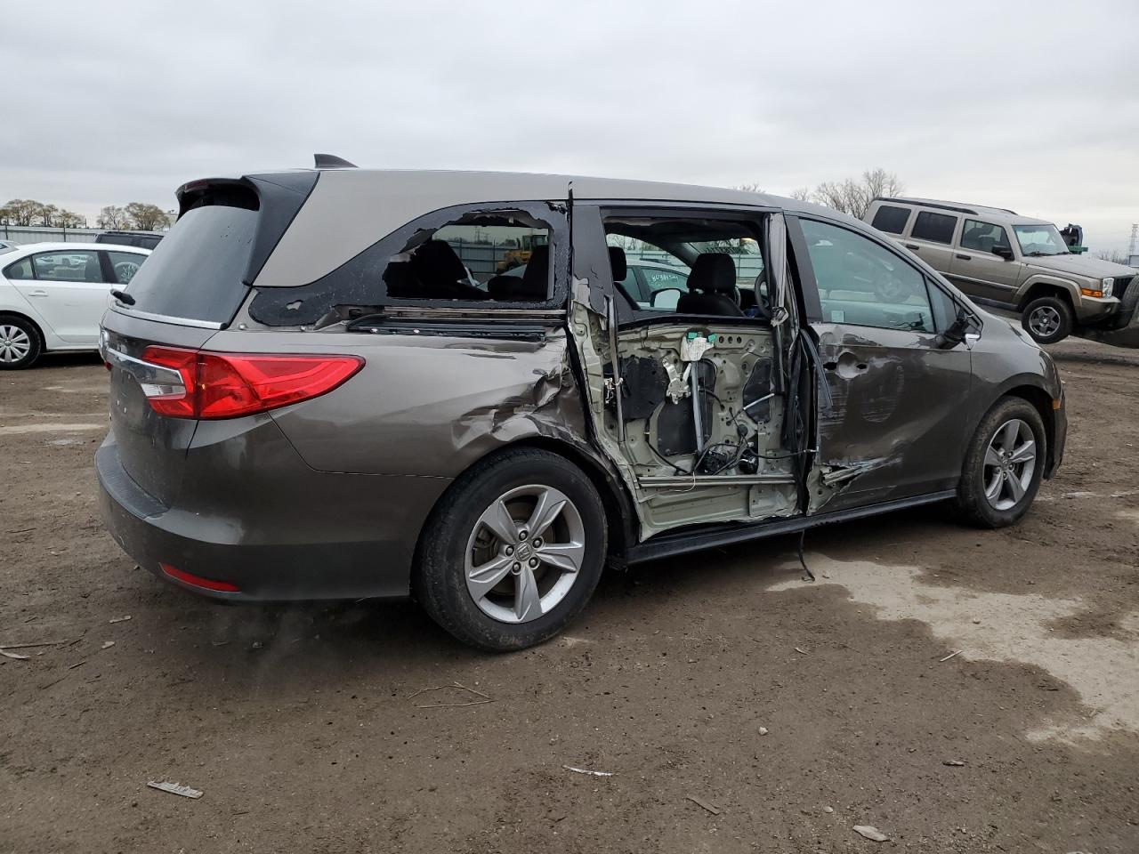 2018 Honda Odyssey VIN 5FNRL6H77JB094478 Copart auction photo, side damage thumbnail 3