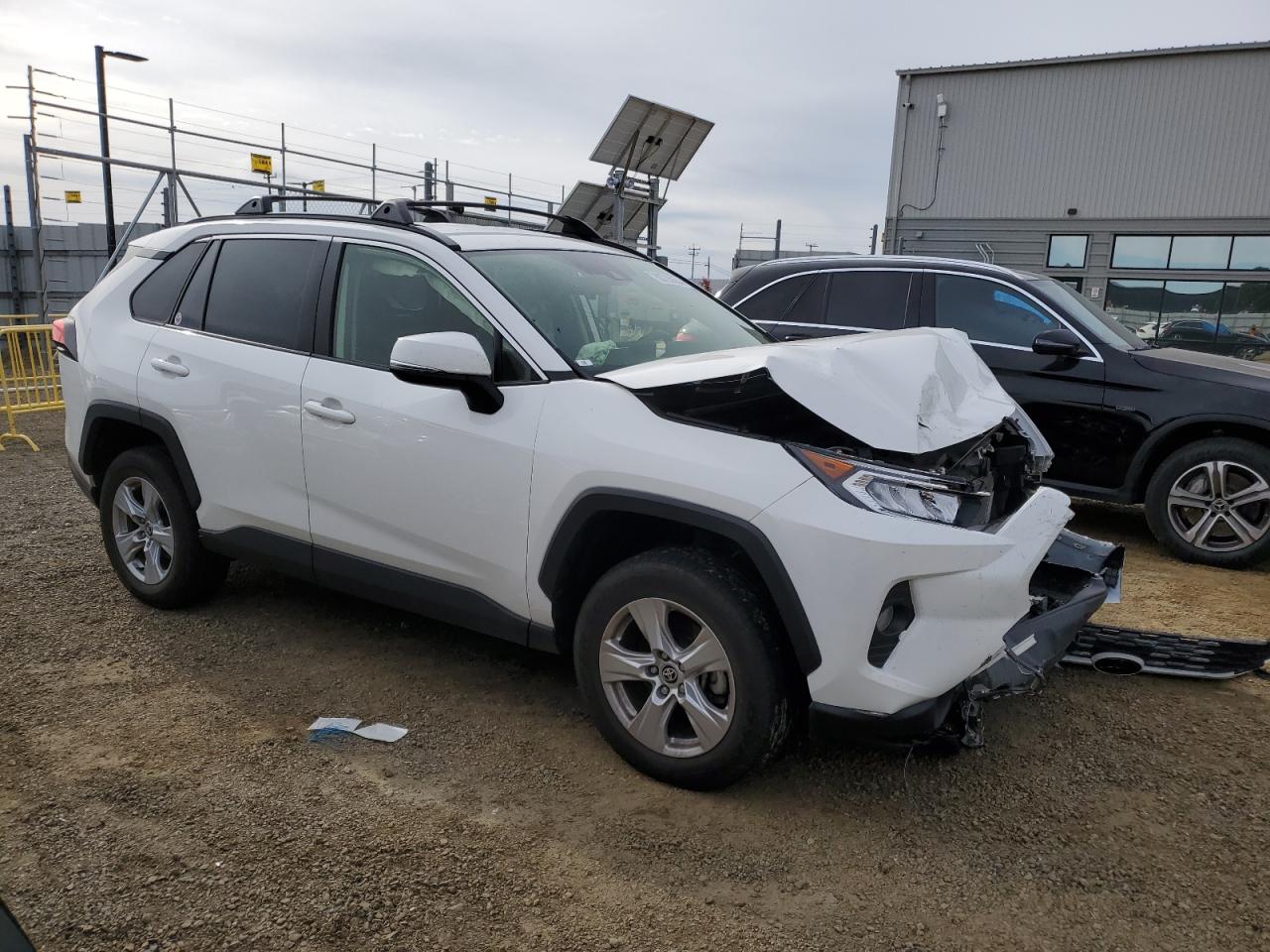 2021 Toyota RAV 4 VIN JTMP1RFVXMD076732 Copart auction photo, front end damage thumbnail 4