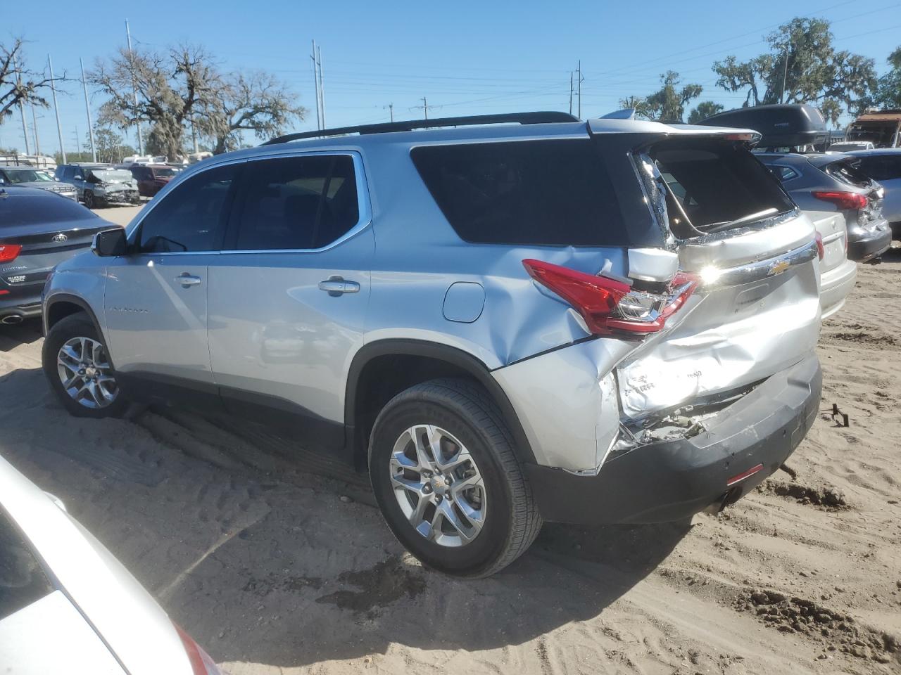 2019 Chevrolet Traverse VIN 1GNEVGKW4KJ167922 Copart auction photo, rear end damage thumbnail 2
