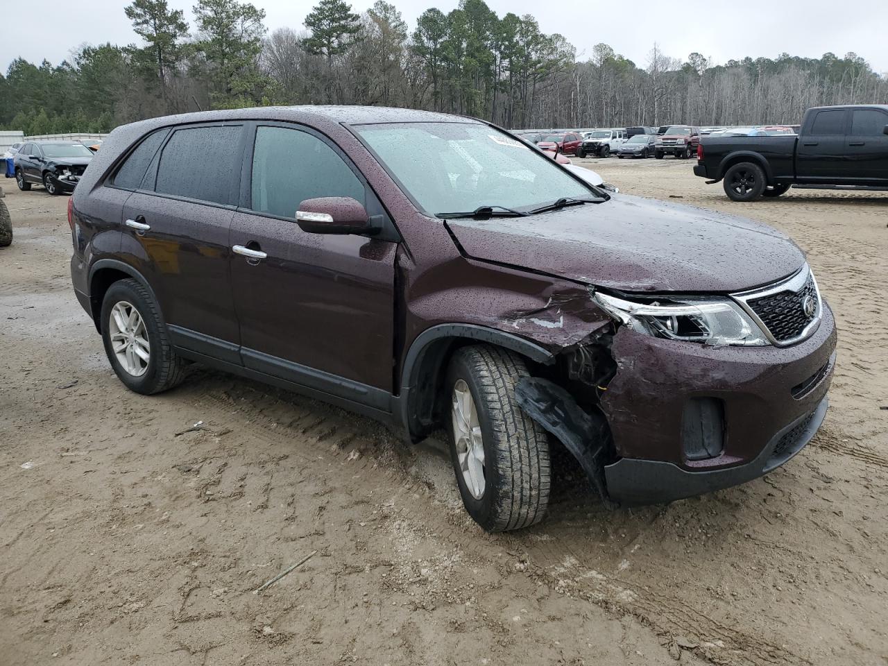2014 KIA Sorento VIN 5XYKT3A62EG547938 Copart auction photo, front end damage thumbnail 4