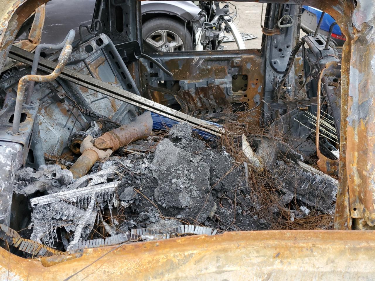 2009 Cadillac Escalade VIN 1GYFK26299R143167 Copart auction photo, burn damage thumbnail 11