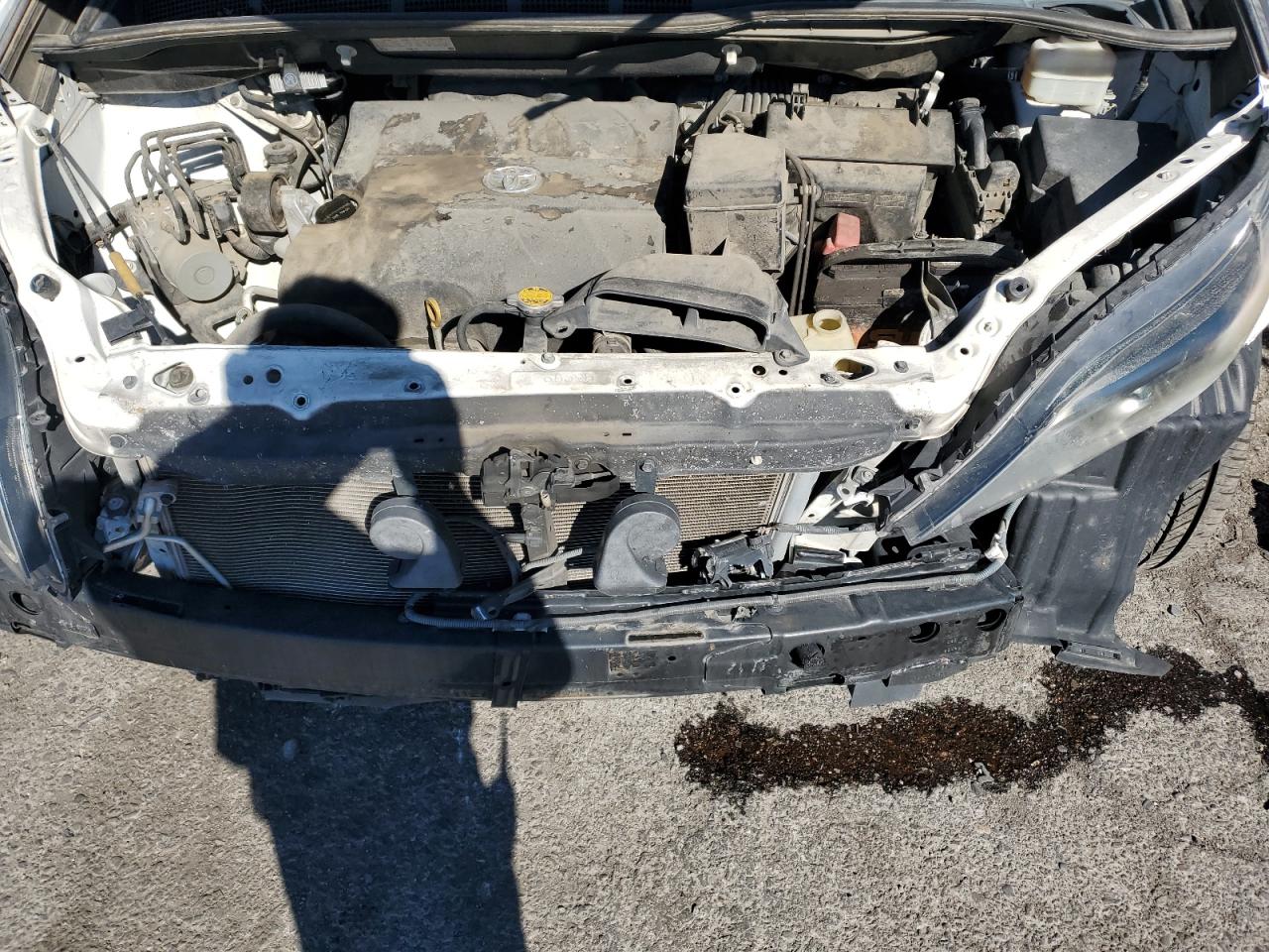 2015 Toyota Sienna VIN 5TDXK3DC6FS594176 Copart auction photo, front end / side damage thumbnail 12