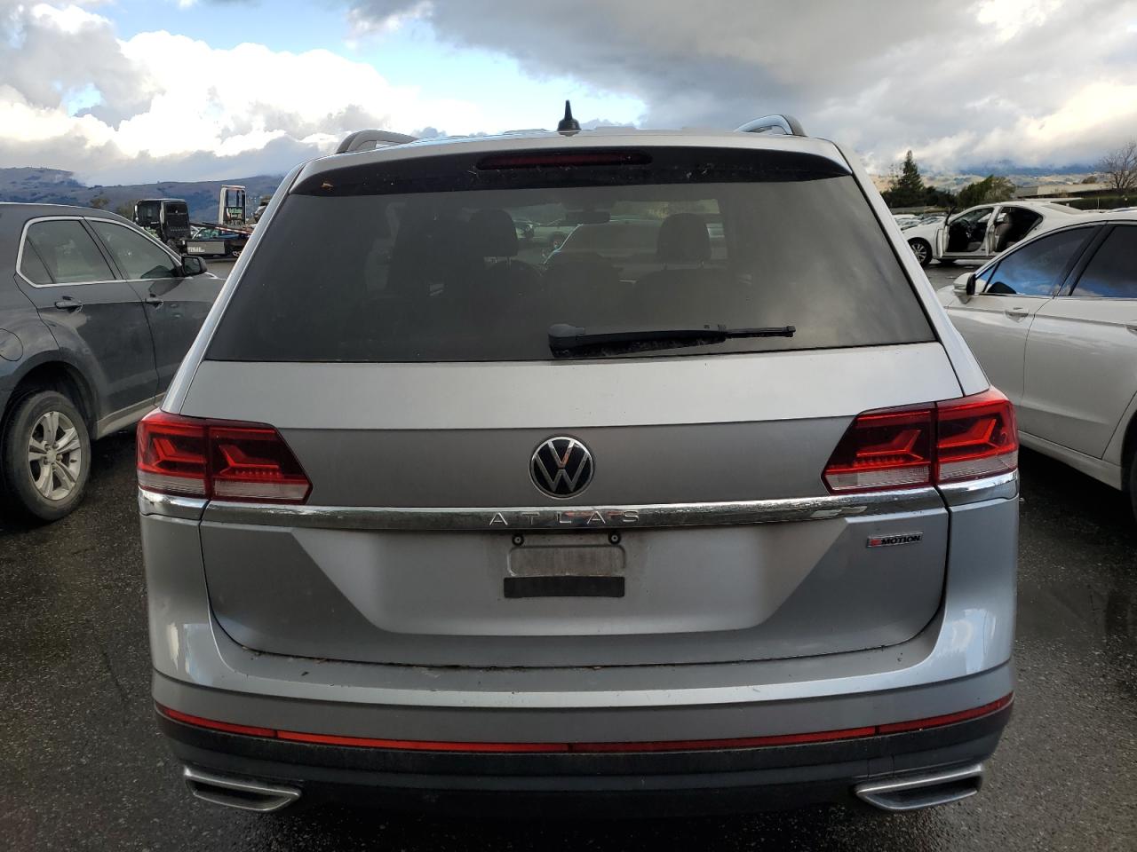 2021 Volkswagen Atlas VIN 1V2GP2CA0MC563224 Copart auction photo, all over damage thumbnail 6